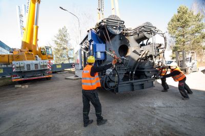 Demontaż, montaż oraz transport wtryskarki Opole - Chodzież - Zdjęcie 12